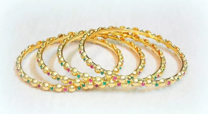 ETHNIC EMERALD RUBY STUD BANGLES
