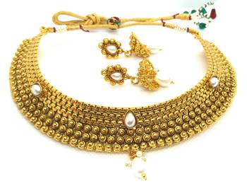 White agate south indian jewellery 1