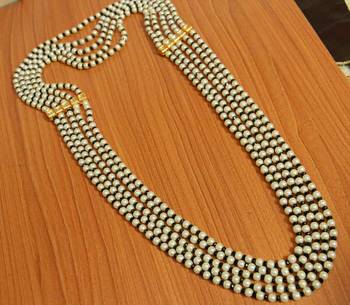 White Pearl Necklaces 1