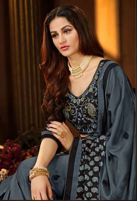 Grey Printed Georgette Saree With Blouse 2