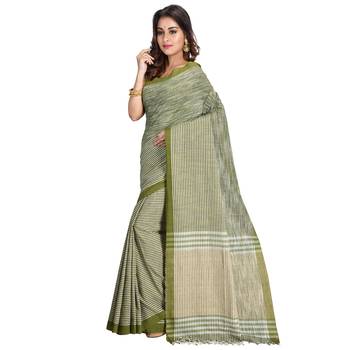 Dark green hand woven cotton saree with blouse 2
