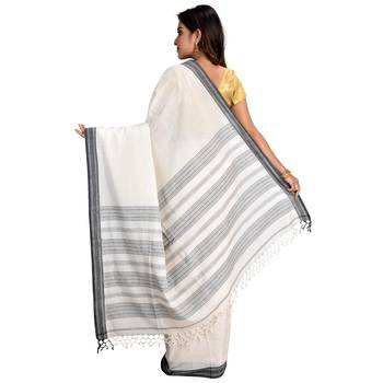 Off white hand woven cotton saree with blouse 3