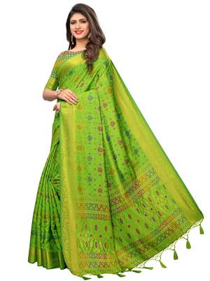 Green woven jacquard saree with blouse 2