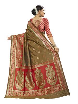 Green woven banarasi saree with blouse 4