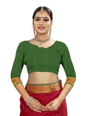 Red woven banarasi saree with blouse 3