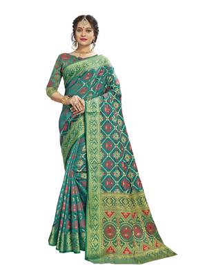 Green woven patola saree with blouse 1