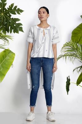 White Handwoven Kurta With Collar 1