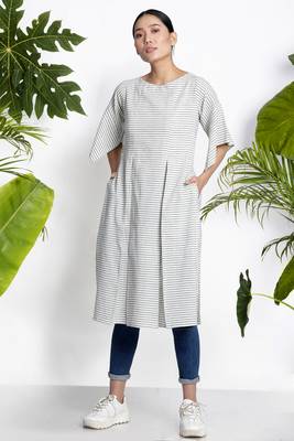 White Striped Handwoven Kurta With Asymmetric Sleeves 1