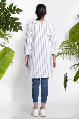White Handwoven Kurta With Stripes 3