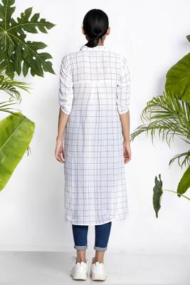 White Handwoven Kurta With Checks 3