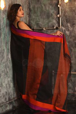 Black hand woven pure cotton handloom saree with blouse 2