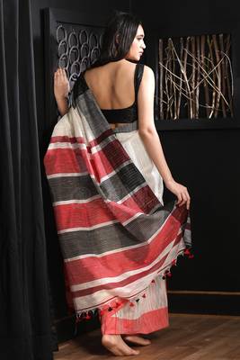 White hand woven blended cotton handloom saree with blouse 2