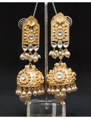 Elegant Ethnic Pearl Gold Plated Jhumka Earring 1
