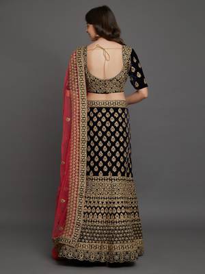 Navy-blue embroidered
 velvet semi stitched lehenga with dupatta 3