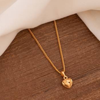 Golden chain SHORT with small heart pendant one gram gold 1