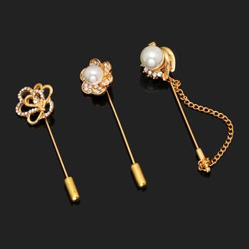 Gold brooch 1
