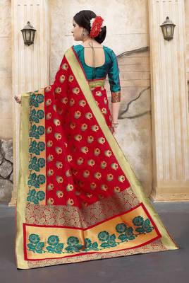 Red woven silk blend saree with blouse 2