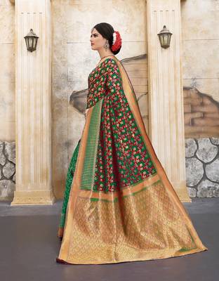 Red woven silk blend saree with blouse 3