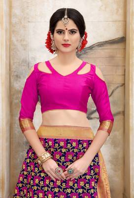 Navy blue woven silk blend saree with blouse 4