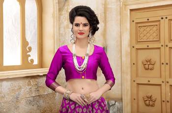 Blue woven silk blend saree with blouse 4