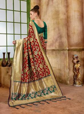 Red woven silk blend saree with blouse 2