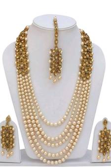 Kundan Pearl Necklace Set