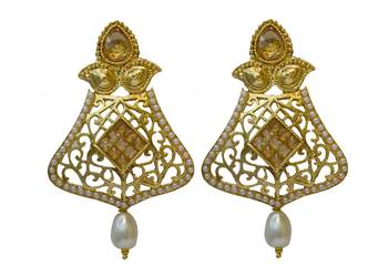 Golden Cubic Zirconia Polki Earrings 1