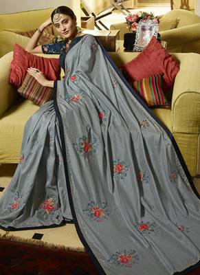 Grey Embroidered Silk Blend Saree With Blouse 2