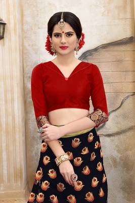 Black woven silk blend saree with blouse 7