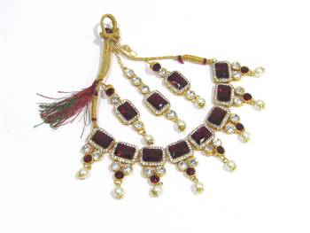 Maroon jewellery 2