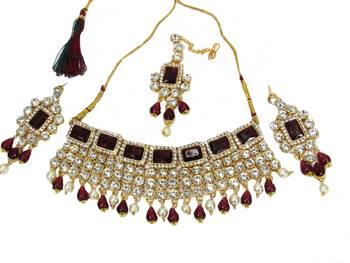 Maroon jewellery 3