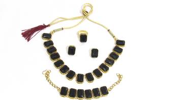Gold jewellery 2