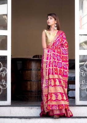 Magenta silk checked bandani print saree with heavy zari 4