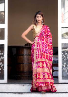 Magenta silk checked bandani print saree with heavy zari 5