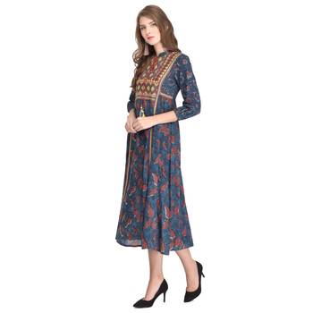 Blue embroidered cotton kurti 3