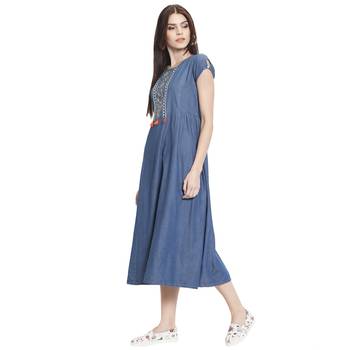 Blue embroidered cotton kurti 3