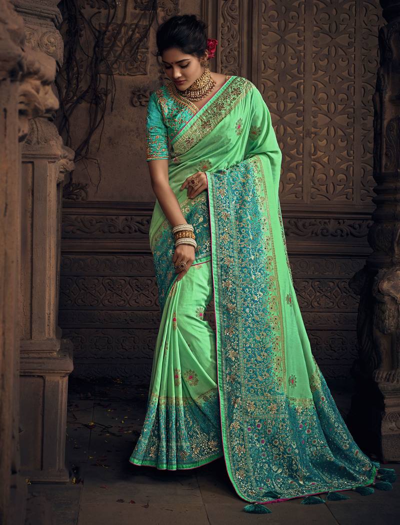 Women's Viscose Silk Green Woven Design Designer Saree With Blouse Piece