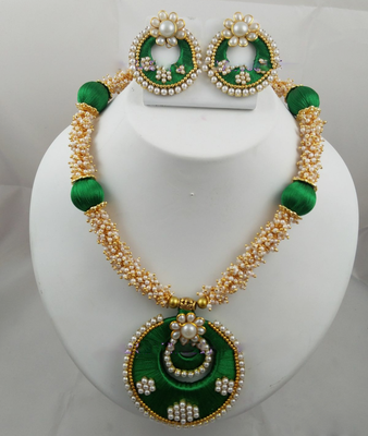 Green necklaces 1