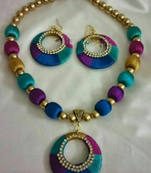 Multicolor necklaces