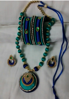 Blue necklaces 1