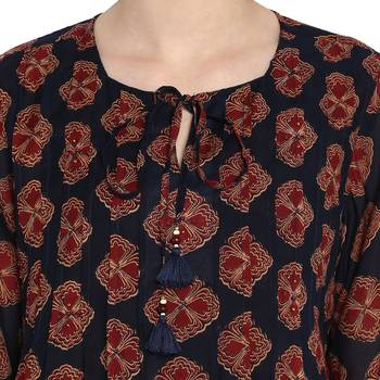 Navy-blue printed cotton tops 4