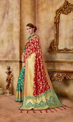 Green Woven Art Silk Saree With Blouse 3