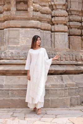 White plain cotton kurta with chunni 1