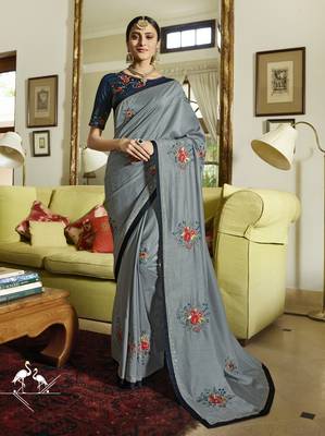 Grey Embroidered Silk Blend Saree With Blouse 1