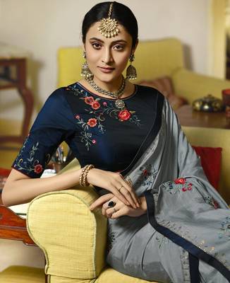 Grey Embroidered Silk Blend Saree With Blouse 3