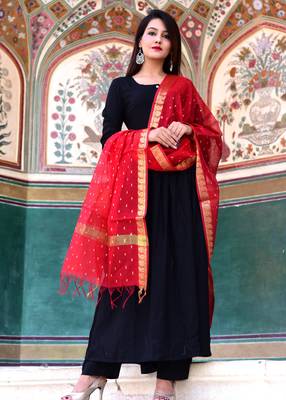Black Plain Crepe Kurta With Trouser 1