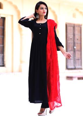 Black Plain Crepe Kurta With Trouser 1