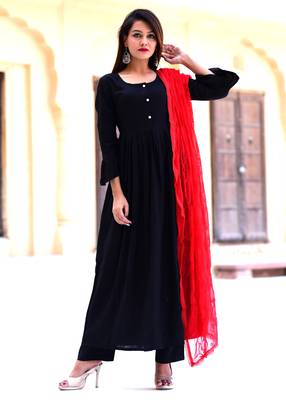 Black Plain Crepe Kurta With Trouser 3