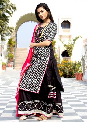 Black Embroidered Crepe Kurta And Skirt Set 2