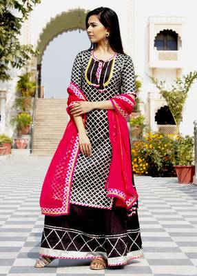 Black Embroidered Crepe Kurta And Skirt Set 3